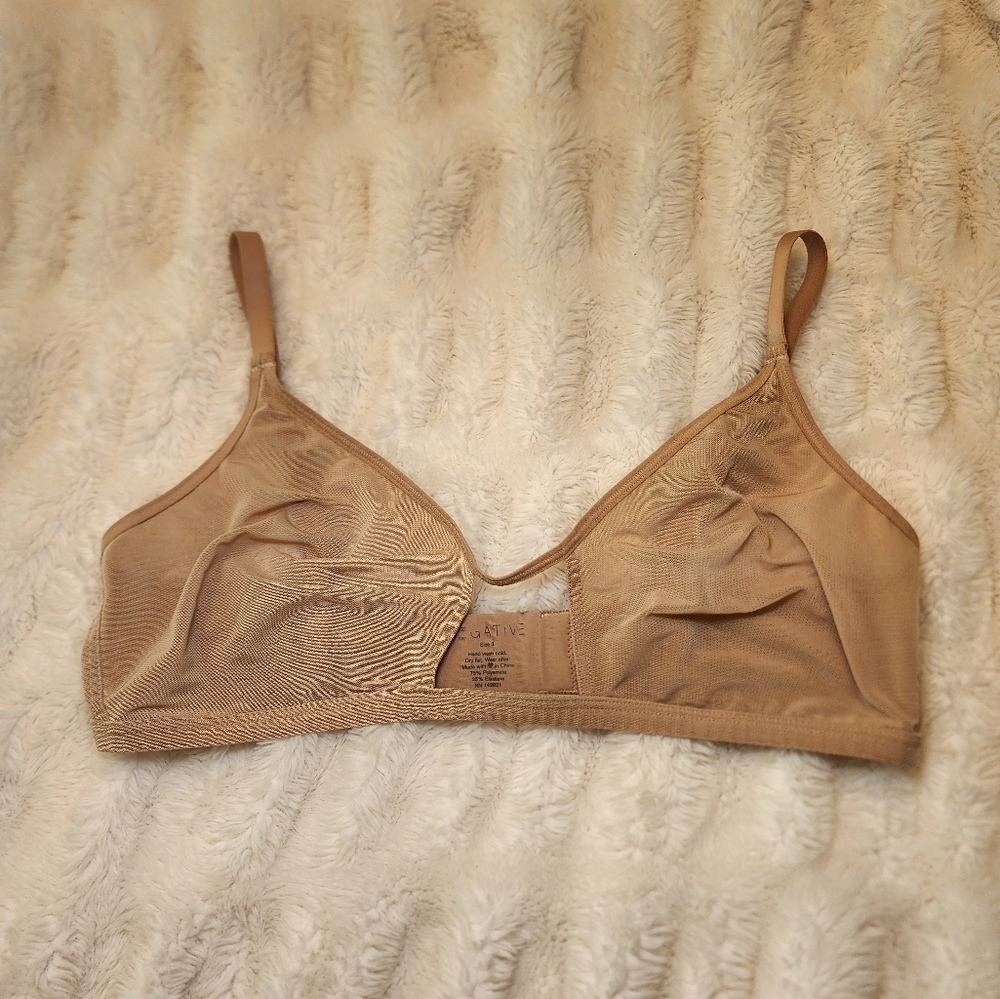 Negative Underwear Sieve Cut-Out Non-wire Buff Bra Size 3